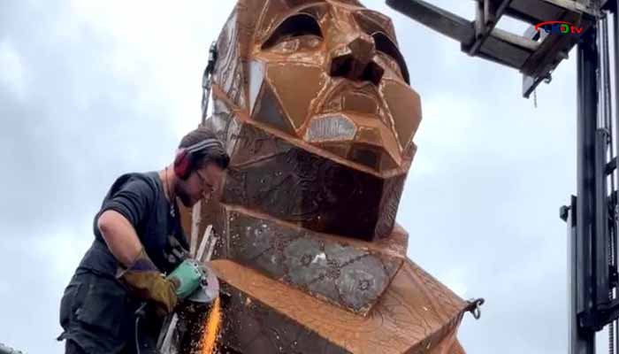 হিজাব পরিধানকারী নারীদের উদ্দেশে ‘বিশ্বের প্রথম’ ভাস্কর্য উন্মোচন করবে যুক্তরাজ্য