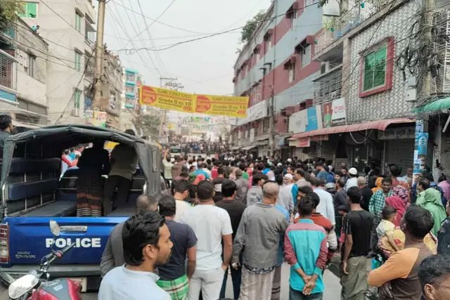 রূপালী ব্যাংকে জিম্মিদশা : তিন ডাকাতের আত্মসমর্পণ