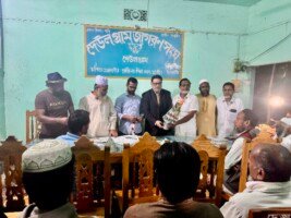 দেউলগ্রামের যুবক ও মুরব্বিদের সাথে কমিউনিটি  নেতা ও রাজনীতিবিদ অহিদ উদ্দিনের মতবিনিময়