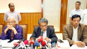 জনমানুষের ঐক্যের মাধ্যমে নতুন বাংলাদেশ বিনির্মাণে অগ্রসর হতে পারব: আলী রীয়াজ