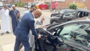 টাওয়ার হ্যামলেটসে বসানো হচ্ছে ২,০০০ নতুন ইলেকট্রিক ভেহিকেল চার্জিং পয়েন্ট