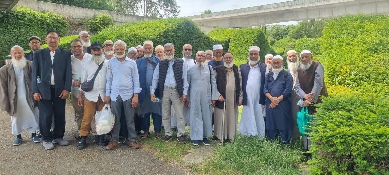 ইএলএম সিনিয়র সিটিজেন্স ক্যাফের আনন্দঘন ডে-ট্রিপ : গল্প, গান, হাসি আর ভালোবাসায় ভরা ছিলো দিনটি