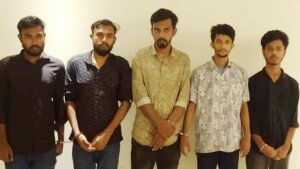 সমন্বয়ক পরিচয়ে চাঁদাবাজি : বৈষম্যবিরোধী ছাত্র আন্দোলন ও বাগছাসের ৫ নেতা স্থায়ী বহিষ্কার