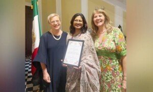 ‘উইমেন ইন ডিপ্লোমেসি’ পুরস্কার পেলেন হাইকমিশনার আবিদা ইসলাম