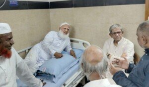 হাসপাতালে জামায়াত আমিরের পাশে বিএনপি মহাসচিব