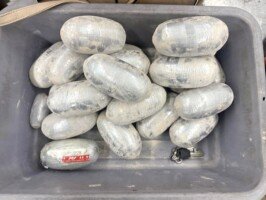 শাহজালাল বিমানবন্দরে ১৩০ কোটি টাকার কোকেন আটক