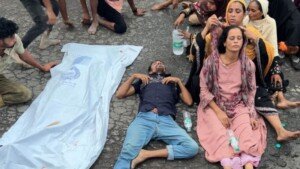 ছেলের লাশ নিয়ে মায়ের মহাসড়ক অবরোধ