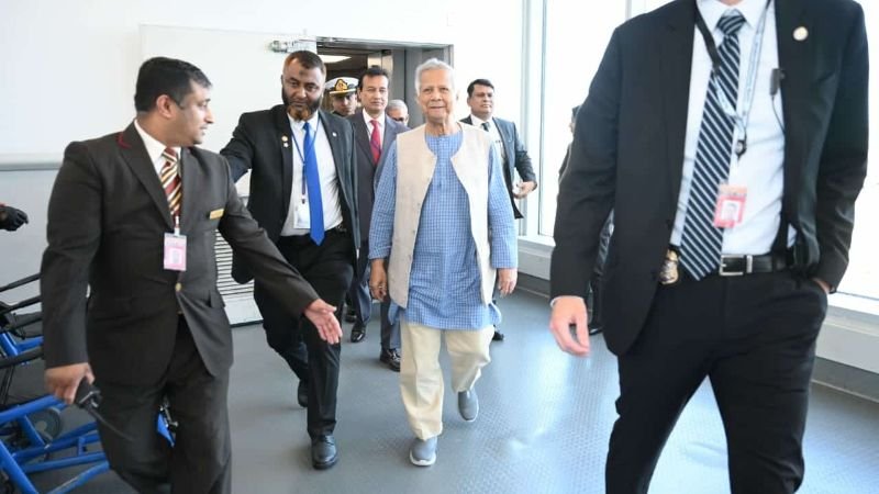 নিউ ইয়র্ক পৌঁছেছেন প্রধান উপদেষ্টাসহ শীর্ষ রাজনৈতিক নেতারা