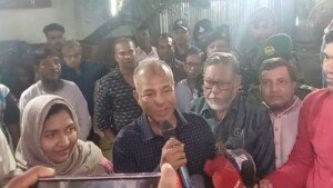 পার্শ্ববর্তী দেশের ইন্ধনে দুর্গাপূজায় অস্থিতিশীলতা সৃষ্টির চেষ্টা: স্বরাষ্ট্র উপদেষ্টা